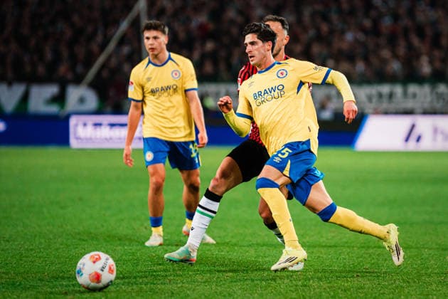 2 Bundesliga Hannover 96 vs Eintracht Braunschweig, 20 03 2026 Grant Leon Ranos Eintracht Braunschweig, 25 on the ball Football, 2 Bundesliga, 27 Matchday Hannover 96 vs Eintracht Braunschweig on 20 03 2026 at Heinz von Heiden Arena, Hannover DFL REGULATIONS PROHIBIT ANY USE OF PHOTOGRAPHS AS IMAGE SEQUENCES AND OR QUASI VIDEO Copyright: xBEAUTIFULxSPORTS Tonhäuserx