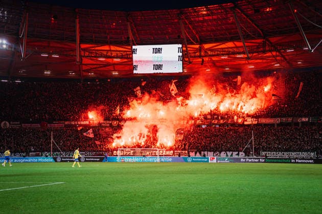 2 Bundesliga Hannover 96 vs Eintracht Braunschweig, 20 03 2026 Hannover 96 fans set off pyrotechnics after the 1 0 Soccer, 2 Bundesliga, Matchday 27 Hannover 96 vs Eintracht Braunschweig on 20 03 2026 at Heinz von Heiden Arena, Hannover DFL REGULATIONS PROHIBIT ANY USE OF PHOTOGRAPHS AS IMAGE SEQUENCES AND OR QUASI VIDEO Copyright: xBEAUTIFULxSPORTS Tonhäuserx