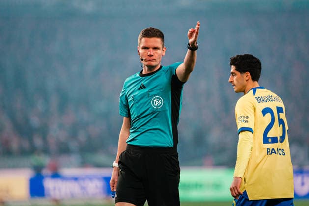 2 Bundesliga Hannover 96 vs Eintracht Braunschweig, 20 03 2026 Florian Exner Referee Football, 2 Bundesliga, Matchday 27 Hannover 96 vs Eintracht Braunschweig on 20 03 2026 at Heinz von Heiden Arena, Hannover DFL REGULATIONS PROHIBIT ANY USE OF PHOTOGRAPHS AS IMAGE SEQUENCES AND OR QUASI VIDEO Copyright: xBEAUTIFULxSPORTS Tonhäuserx