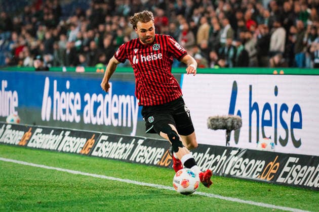 2 Bundesliga Hannover 96 vs Eintracht Braunschweig, 20 03 2026 Kolja Nuno Oudenne Hannover 96, 29 on the ball Football, 2 Bundesliga, Matchday 27 Hannover 96 vs Eintracht Braunschweig on 20 03 2026 at Heinz von Heiden Arena, Hannover DFL REGULATIONS PROHIBIT ANY USE OF PHOTOGRAPHS AS IMAGE SEQUENCES AND OR QUASI VIDEO Copyright: xBEAUTIFULxSPORTS Tonhäuserx
