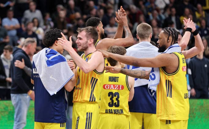 Jack Kayil, Malte Delow, Bennet Hundt, J Wan Roberts, Alba team cheers end of game joy emotion jubilation Sport Basketball BBL Bundesliga Men 25 Matchday Season 2025 2026 20 03 2026 ALBA Berlin vs Rostock Seawolves