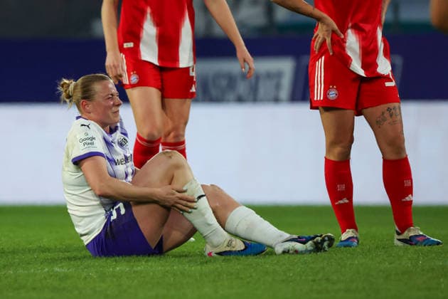 Essen, Germany 20 March 2026 1 Frauenbundesliga 21 Matchday SGS Essen vs FC Bayern Munich Women In the picture Ramona Meier SGS injured on the pitch Copyright: HMBxMedia MadeleinexFantini