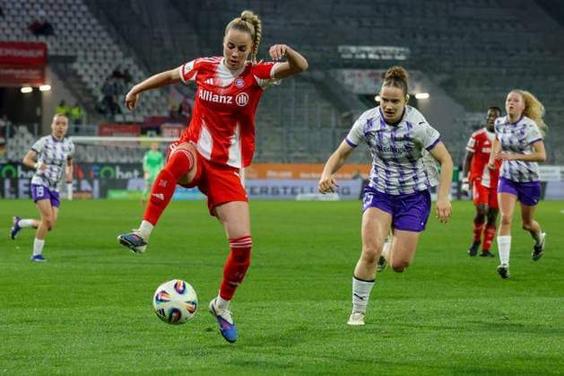 Essen, Germany 20 March 2026 1 Frauenbundesliga 21 Matchday SGS Essen vs FC Bayern Munich Women In the picture from left Giulia Gwinn FCB and Ramona Meier SGS Copyright: HMBxMedia MadeleinexFantini