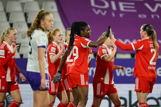 Essen, Germany 20 March 2026 1 Frauenbundesliga 21 Matchday SGS Essen vs FC Bayern Munich Women In the picture Goalscorer Edna Imade FCB scores the goal to make it 5 0 for Bayern Munich and claps her hands with Vanessa Gilles FCB Copyright: HMBxMedia MadeleinexFantini