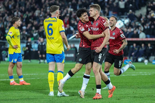 2 Bundesliga Hannover 96 Eintracht Braunschweig on 20 03 2026 at Heinz von Heiden Arena in Hannover Cheering, goal celebration, goal scorer, goal scorer Maik Nawrocki Hannover cheers after his goal for 1 to 0 with Husseyn Chakroun Hannover MH