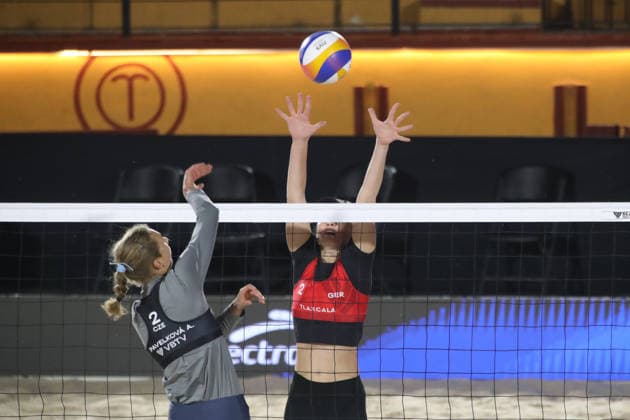 Women™s 2026 Volleyball World Beach Pro Tour - Round of 16 Anna Pavelkova of Czech Republic spikes the ball against lLea Sophie Kunst of Germany during the match of round of 16 between Czech Republic and Germany for the Women s 2026 Volleyball World Beach Pro Tour. on March 20, 2026 in Tlaxcala, Mexico. (Photo by Essene Hernandez Eyepix Group) Copyright: xEssenexHernandez xEyepixxGroupx EH_20032026_178421
