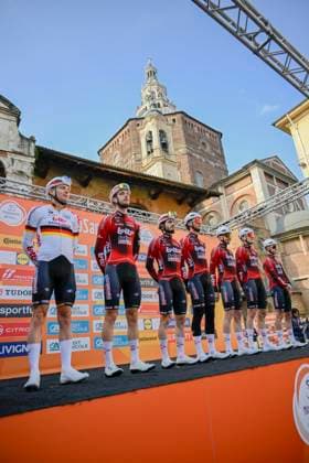 Milan Sanremo 2026 Cycling Race SANREMO, ITALY - MARCH 21 : Team Lotto Intermarche on stage before the start of the race during the 117th edition of Milan Sanremo an UCI World Tour 1.UWT one day cycling road race for Men Elite of 298 km with start in Pavia and finish in Sanremo on March 21, 2026 in Sanremo, Italy, 21 03 2026 ( Motordriver Guy De Vuyst - Sanremo Italy  Copyright: xNicoxVereeckenx