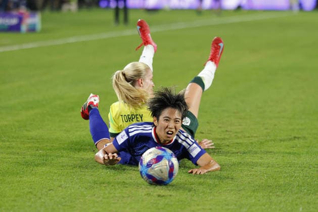 SYDNEY, AUSTRALIA - MARCH 21 Kaitlyn Torpey (8 Australia) battles for the ball with Riko Ueki (9 Japan) during the Womens Asian Cup Australia 2026 Final match between Japan and Australia at Stadium Australia on March 21 2026 in Sydney, Australia Copyright: xMatthewxStarlingx xSPPx Sportspressphoto_SPR114713