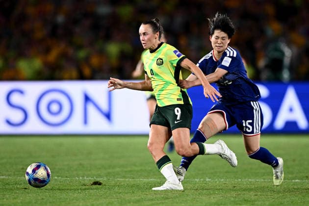 SOCCER ASIAN CUP WOMEN FINAL, Caitlin Foord of the Matildas competes for possession with Aoba Fujino of Japan during the AFC Women™s Asian Cup Final match between Japan and Australia at Stadium Australia in Sydney, Saturday, March 21, 2026. ( NO ARCHIVING, EDITORIAL USE ONLY SYDNEY NEW SOUTH WALES AUSTRALIA  Copyright: xDANxHIMBRECHTSx 20260321140637705808