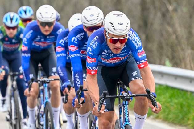 Milan Sanremo 2026 Cycling Race SANREMO, ITALY - MARCH 21 : Dillier Silvan (SUI) of Alpecin - Premier Tech leading the peloton during the 117th edition of Milan Sanremo an UCI World Tour 1.UWT one day cycling road race for Men Elite of 298 km with start in Pavia and finish in Sanremo on March 21, 2026 in Sanremo, Italy, 21 03 2026 ( Motordriver Guy De Vuyst - Sanremo Italy  Copyright: xNicoxVereeckenx