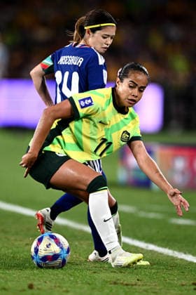 SOCCER ASIAN CUP WOMEN FINAL, Mary Fowler of the Matildas competes for possession with Yui Hasegawa of Japan during the AFC Women™s Asian Cup Final match between Japan and Australia at Stadium Australia in Sydney, Saturday, March 21, 2026. ( NO ARCHIVING, EDITORIAL USE ONLY SYDNEY NEW SOUTH WALES AUSTRALIA  Copyright: xDANxHIMBRECHTSx 20260321198714442423