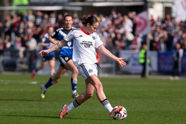 FRANKFURT AM MAIN, GERMANY 21 MARCH 2026 Eintracht Frankfurt Women vs HSV Women, 1 Womens Bundesliga, Stadion am Brentanobad v l , GÃ raldine Reuteler Eintracht Frankfurt in aktion, in action, Copyright: JoaquimxFerreira