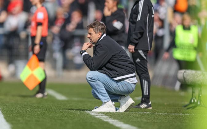 GER, Frankfurt, Eintracht Frankfurt vs Hamburger SV, Google Pixel Bundesliga, Football, DFB, Season 2025 2026, Stadion am Brentanobad, 21 Matchday in picture Niko Arnautis Coach Eintracht Frankfurt Women DFB DFL REGULATIONS PROHIBIT ANY USE OF PHOTOGRAPHS AS IMAGE SEQUENCES AND OR QUASI VIDEO, 21 03 2026 Copyright: HMBxMedia HendrikxHamelau