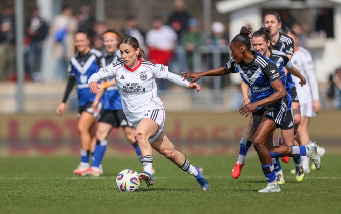 GER, Frankfurt, Eintracht Frankfurt vs Hamburger SV, Google Pixel Bundesliga, Football, DFB, Season 2025 2026, Stadion am Brentanobad, 21 Matchday in picture v l Ereleta Memeti Eintracht Frankfurt Women 27 , Magou Doucoure HSV DFB DFL REGULATIONS PROHIBIT ANY USE OF PHOTOGRAPHS AS IMAGE SEQUENCES AND OR QUASI VIDEO, 21 03 2026 Copyright: HMBxMedia HendrikxHamelau