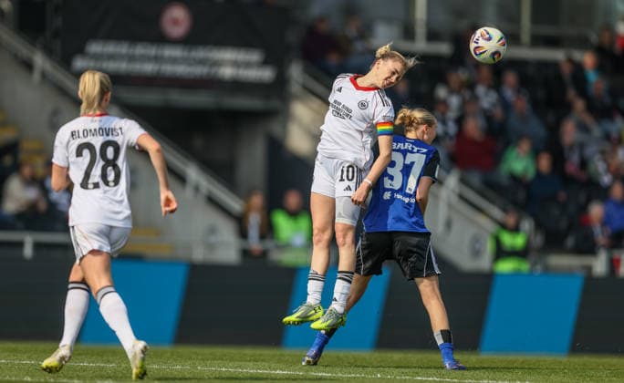 GER, Frankfurt, Eintracht Frankfurt vs Hamburger SV, Google Pixel Bundesliga, Football, DFB, Season 2025 2026, Stadion am Brentanobad, 21 Matchday in picture f l Laura Freigang Eintracht Frankfurt Women 10 , Paulina Bartz HSV Women DFB DFL REGULATIONS PROHIBIT ANY USE OF PHOTOGRAPHS AS IMAGE SEQUENCES AND OR QUASI VIDEO, 21 03 2026 Copyright: HMBxMedia HendrikxHamelau