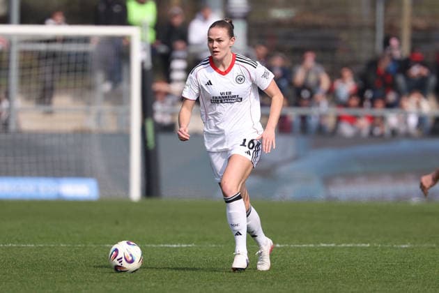FRANKFURT AM MAIN, GERMANY 21 MARCH 2026 Eintracht Frankfurt Women vs HSV Women, 1 Womens Bundesliga, Stadion am Brentanobad v l , Martthine Ostenstad Eintracht Frankfurt on the ball, cropped image, single image, full body, action, action scene, controls the ball Copyright: JoaquimxFerreira