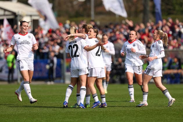FRANKFURT AM MAIN, GERMANY 21 MARCH 2026 Eintracht Frankfurt Women vs HSV Women, 1 Womens Bundesliga, Stadion am Brentanobad v l , Goal celebration, celebrate the goal Eintracht Frankfurt Copyright: JoaquimxFerreira