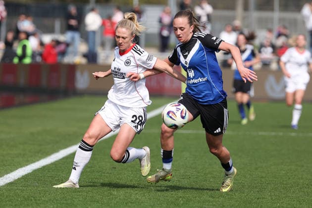 FRANKFURT AM MAIN, GERMANY 21 MARCH 2026 Eintracht Frankfurt Women v HSV Women, 1 Womens Bundesliga, Stadion am Brentanobad v l , Rebecka Blomqvist Eintracht Frankfurt , Victoria Schulz Hamburger SV , zweikampf, action, aktion, battles for the Ball Copyright: JoaquimxFerreira