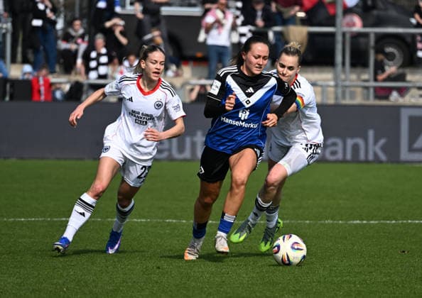 21 03 2026, xsltx, Soccer Google Pixel Women Bundesliga, Eintracht Frankfurt Hamburger SV v l Nadine Riesen Eintracht Frankfurt , Camilla Linberg Hamburger SV , Laura Freigang Eintracht Frankfurt DFL DFB REGULATIONS PROHIBIT ANY USE OF PHOTOGRAPHS as IMAGE SEQUENCES and or QUASI VIDEO
