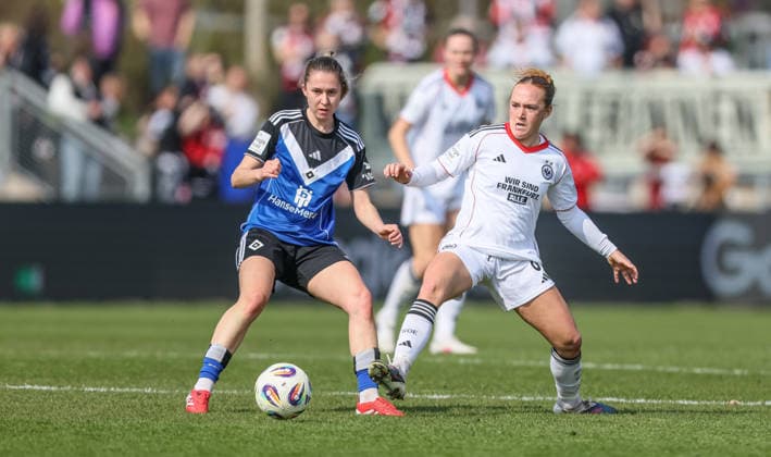 GER, Frankfurt, Eintracht Frankfurt vs Hamburger SV, Google Pixel Bundesliga, Football, DFB, Season 2025 2026, Stadion am Brentanobad, 21 Matchday in picture v l Maria Mikolajova Hamburger SV Women 27 , Lisanne Gräwe Eintracht Frankfurt Women 8 DFB DFL REGULATIONS PROHIBIT ANY USE OF PHOTOGRAPHS AS IMAGE SEQUENCES AND OR QUASI VIDEO, 21 03 2026 Copyright: HMBxMedia HendrikxHamelau