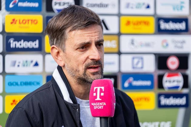 Freisteller, Portrait Niko Arnautis Eintracht Frankfurt, Head coach in an interview with Magenta, GER, Eintracht Frankfurt vs Hamburger SV, Football, Google Pixel Womens Bundesliga, 21 Matchday, Season 2025 2026, 21 03 2026, DFB REGULATIONS PROHIBIT ANY USE OF PHOTOGRAPHS AS IMAGE SEQUENCES AND OR QUASI VIDEO, GER, Eintracht Frankfurt vs Hamburger SV, Football, Google Pixel Womens Bundesliga, 21 Matchday, Season 2025 2026, 21 03 2026 Frankfurt Copyright: xEibner-Pressefoto J-NxGroemlingx EP_JGG