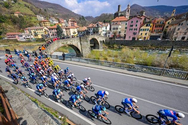 Milan Sanremo 2026 Cycling Race SANREMO, ITALY - MARCH 21 : Illustration picture of the peloton during the 117th edition of Milan Sanremo an UCI World Tour 1.UWT one day cycling road race for Men Elite of 298 km with start in Pavia and finish in Sanremo on March 21, 2026 in Sanremo, Italy, 21 03 2026 ( Motordriver Guy De Vuyst - Sanremo Italy  Copyright: xNicoxVereeckenx
