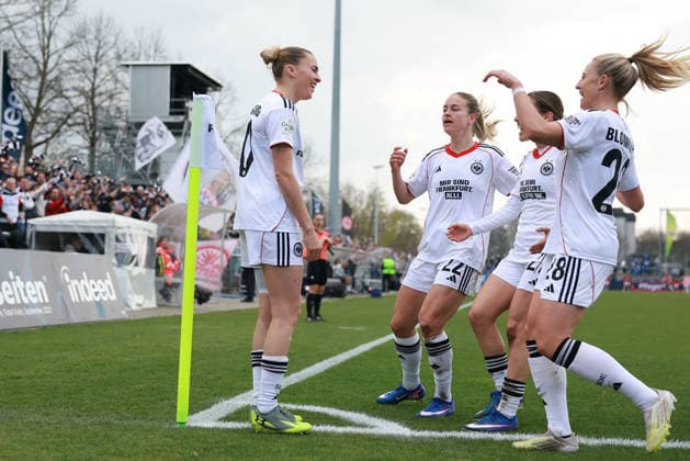 FRANKFURT AM MAIN, GERMANY 21 MARCH 2026 Eintracht Frankfurt Women vs HSV Women, 1 Womens Bundesliga, Stadion am Brentanobad v l , Goal celebration, celebrate the goal um Laura Freigang Eintracht Frankfurt Copyright: JoaquimxFerreira