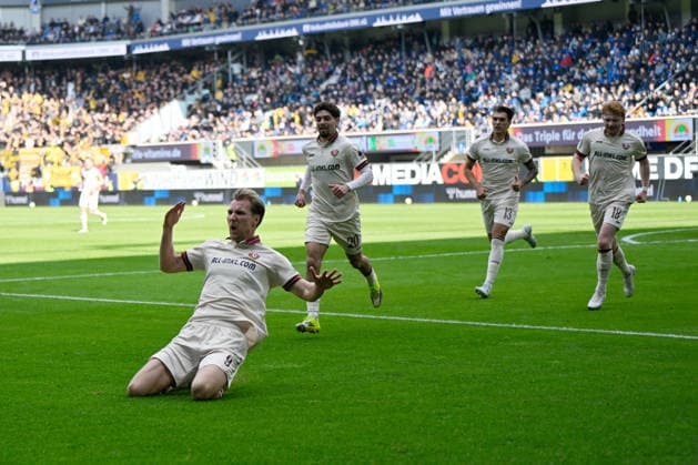 Paderborn, Home Deluxe Arena, 21 03 26, GER, Herren, 2 Bundesliga, Saison 2025 2026, SC Paderborn 07 Dynamo Dresden Bild Vincent VERMEIJ Dresden jubilates after his goal to 0 1 DFL regulations prohibit any use of photographs as image sequences and or quasi video NRW Germany