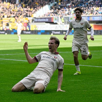 Paderborn, Home Deluxe Arena, 21 03 26, GER, Herren, 2 Bundesliga, Saison 2025 2026, SC Paderborn 07 Dynamo Dresden Bild Vincent VERMEIJ Dresden jubilates after his goal to 0 1 DFL regulations prohibit any use of photographs as image sequences and or quasi video NRW Germany