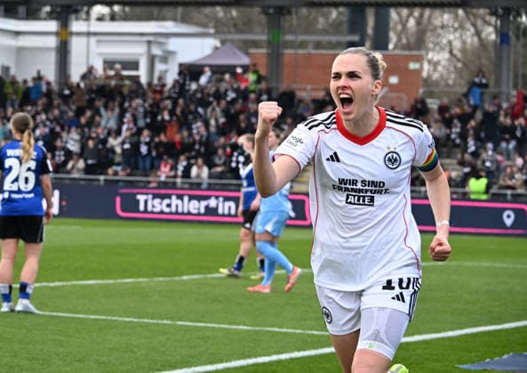 21 03 2026, xsltx, Soccer Google Pixel Womens Bundesliga, Eintracht Frankfurt Hamburger SV v l Laura Freigang Eintracht Frankfurt scores the goal to 2 1 and turns away celebrating DFL DFB REGULATIONS PROHIBIT ANY USE OF PHOTOGRAPHS as IMAGE SEQUENCES and or QUASI VIDEO