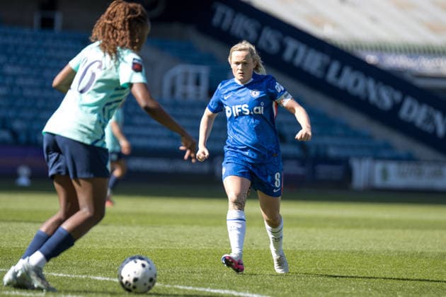 LONDON, ENGLAND - MARCH 21: Erin Cuthbert of Chelsea puts Wassa Sangare of London City Lionesses under pressure during the Barclays Womens Super League match between London City Lionesses and Chelsea at the The Den on March 21, 2026 in London, England. (Photo by Claire Jeffrey Sports Press Photo) Copyright: xClairexJeffreyx xSPPx Sportspressphoto_SPR114804