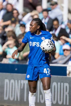 LONDON, ENGLAND - MARCH 21: Chloe Sarwie of Chelsea with a throw-in during the Barclays Womens Super League match between London City Lionesses and Chelsea at the The Den on March 21, 2026 in London, England. (Photo by Claire Jeffrey Sports Press Photo) Copyright: xClairexJeffreyx xSPPx Sportspressphoto_SPR114806