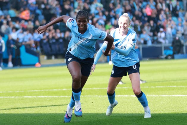 Manchester City Women v Tottenham Hotspur Women - Women s Super League 25 26 Manchester City s Khadija Bunny Shaw completes her hat trick after scoring thier teams third goal of the match and celebrates with counting on her fingers during match against Spurs - Women s Super League WSL 25 26 21.03.2026 Manchester Joie Stadium United Kingdom Copyright: xZacharyxLockex