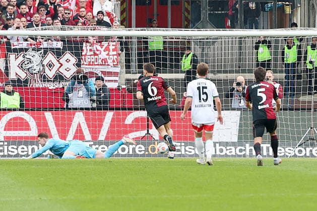 21 03 2026, xrekx, Soccer 2 Bundesliga, 1 FC Nuernberg 1 FC Kaiserslautern v l Penalty kick to 2 0 by Adam Markhiev 1 FC Nuernberg Julian Krahl 1 FC Kaiserslautern DFL DFB REGULATIONS PROHIBIT ANY USE OF PHOTOGRAPHS as IMAGE SEQUENCES and or QUASI VIDEO Nuernberg