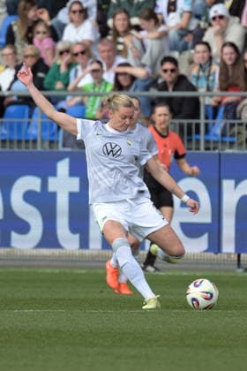 Alexandra Popp VfL Wolfsburg, 11 am with ball GER, TSG 1899 Hoffenheim vs VfL Wolfsburg , Football, Google Pixel Frauen Bundesliga, 21 Spieltag, Saison 2025 2026, 21 03 2026 DFB DFL regulations prohibit any use of photographs as image sequences and or quasi video GER, TSG 1899 Hoffenheim vs VfL Wolfsburg, Football, Google Pixel Frauen Bundesliga, Saison 2025 2026, 21 03 2026 Hoffenheim Copyright: xEibner-Pressefoto TobiasxBaurx EP_TBR