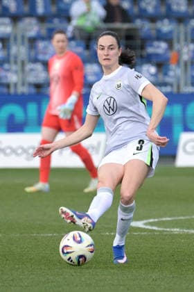 Caitlin Dijkstra VfL Wolfsburg, 03 am with ball GER, TSG 1899 Hoffenheim vs VfL Wolfsburg, Football, Google Pixel Frauen Bundesliga, Saison 2025 2026, 21 03 2026 DFB DFL regulations prohibit any use of photographs as image sequences and or quasi video GER, TSG 1899 Hoffenheim vs VfL Wolfsburg, Football, Google Pixel Frauen Bundesliga, Saison 2025 2026, 21 03 2026 Hoffenheim Copyright: xEibner-Pressefoto TobiasxBaurx EP_TBR