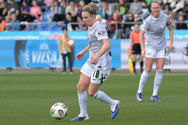 Svenja Huth VfL Wolfsburg, 10 am with ball GER, TSG 1899 Hoffenheim vs VfL Wolfsburg, Football, Google Pixel Frauen Bundesliga, Saison 2025 2026, 21 03 2026 DFB DFL regulations prohibit any use of photographs as image sequences and or quasi video GER, TSG 1899 Hoffenheim vs VfL Wolfsburg, Football, Google Pixel Frauen Bundesliga, Saison 2025 2026, 21 03 2026 Hoffenheim Copyright: xEibner-Pressefoto TobiasxBaurx EP_TBR