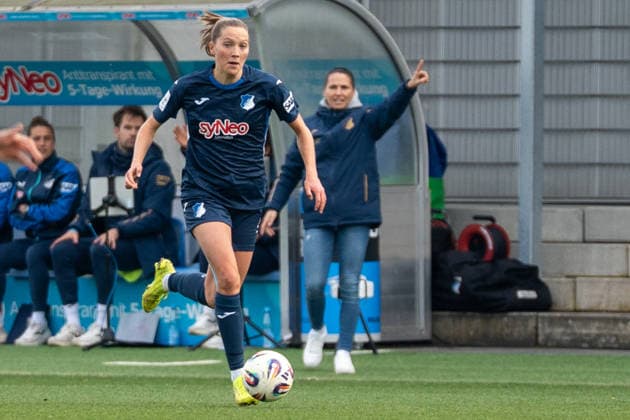 Google Pixel Women Bundesliga TSG Hoffenheim vs VfL Wolfsburg, Dietmar Hopp Stadion, 21 03 2026 On the ball Lisann Kaut TSG Hoffenheim Women, 4 Google Pixel Women Bundesliga TSG Hoffenheim vs VfL Wolfsburg, Dietmar Hopp Stadion, 21 03 2026 DFB DFL REGULATIONS PROHIBIT ANY USE OF PHOTOGRAPHS AS IMAGE SEQUENCES AND OR QUASI VIDEO Copyright: xBEAUTILUSxSPORTS Hillx