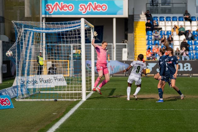 Google Pixel Frauen Bundesliga TSG Hoffenheim vs VfL Wolfsburg, Dietmar Hopp Stadion, 21 03 2026 Goal to 0 1 for VfL Wolfsburg by scorer Lineth Beerensteyn VfL Wolfsburg Frauen, 9 Goal and cheers Google Pixel Frauen Bundesliga TSG Hoffenheim vs VfL Wolfsburg, Dietmar Hopp Stadion, 21 03 2026 DFB DFL REGULATIONS PROHIBIT ANY USE OF PHOTOGRAPHS AS IMAGE SEQUENCES AND OR QUASI VIDEO Copyright: xBEAUTILUSxSPORTS Hillx