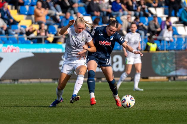 Google Pixel Frauen Bundesliga TSG Hoffenheim vs VfL Wolfsburg, Dietmar Hopp Stadion, 21 03 2026 duel between Laura Gloning TSG Hoffenheim Frauen, 20 and Janina Minge VfL Wolfsburg Frauen, 6 Google Pixel Frauen Bundesliga TSG Hoffenheim vs VfL Wolfsburg, Dietmar Hopp Stadion, 21 03 2026 DFB DFL REGULATIONS PROHIBIT ANY USE OF PHOTOGRAPHS AS IMAGE SEQUENCES AND OR QUASI VIDEO Copyright: xBEAUTILUSxSPORTS Hillx