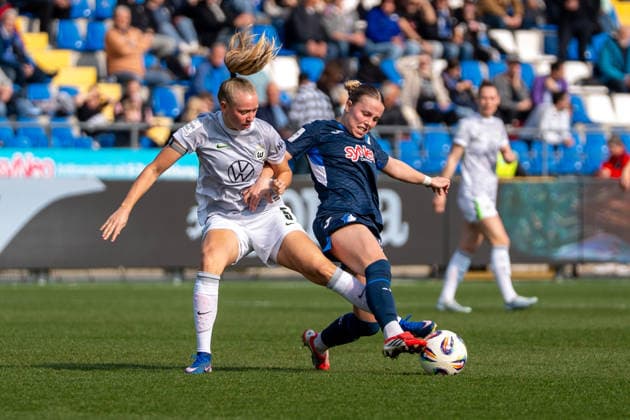 Google Pixel Frauen Bundesliga TSG Hoffenheim vs VfL Wolfsburg, Dietmar Hopp Stadion, 21 03 2026 duel between Laura Gloning TSG Hoffenheim Frauen, 20 and Janina Minge VfL Wolfsburg Frauen, 6 Google Pixel Frauen Bundesliga TSG Hoffenheim vs VfL Wolfsburg, Dietmar Hopp Stadion, 21 03 2026 DFB DFL REGULATIONS PROHIBIT ANY USE OF PHOTOGRAPHS AS IMAGE SEQUENCES AND OR QUASI VIDEO Copyright: xBEAUTILUSxSPORTS Hillx
