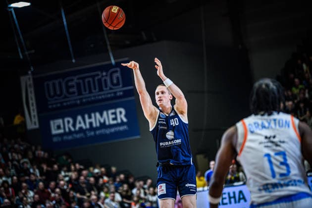 easycredit BBL Basketball Bundesliga 2025 2026 25 Matchday 21 03 2026 Science City Jena vs SYNTAINICS MBC Collin Welp MBC with the 3-pointer Sparkassen Arena