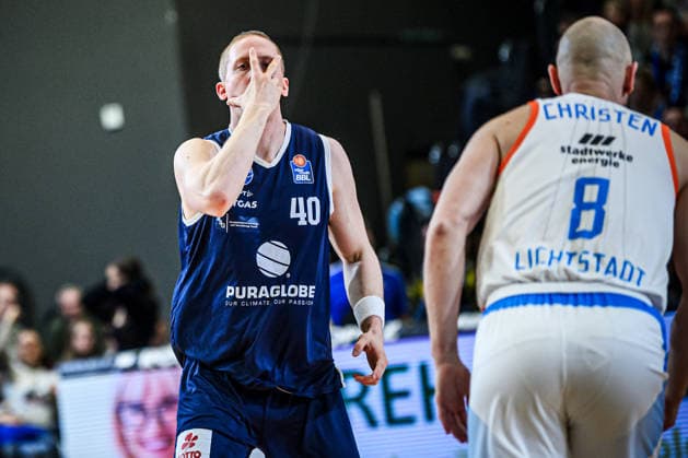 easycredit BBL Basketball Bundesliga 2025 2026 25 Matchday 21 03 2026 Science City Jena vs SYNTAINICS MBC left Collin Welp MBC cheering over 3-pointer with hand in face Sparkassen Arena