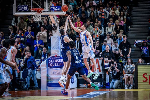easycredit BBL Basketball Bundesliga 2025 2026 25 Matchday 21 03 2026 Science City Jena vs SYNTAINICS MBC right Lorenz Bank Jena with the basketball Sparkassen Arena