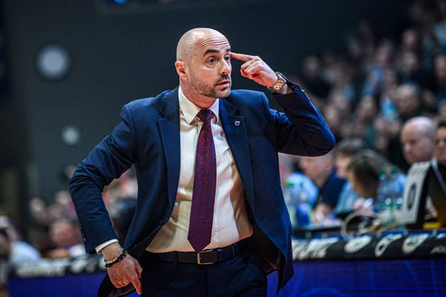 easycredit BBL Basketball Bundesliga 2025 2026 25 Matchday 21 03 2026 Science City Jena vs SYNTAINICS MBC MBC coach Milenko Bogicevic, portrait, finger on head Sparkassen Arena