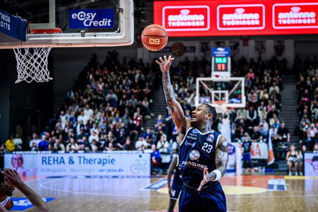 easycredit BBL Basketball Bundesliga 2025 2026 25 Matchday 21 03 2026 Science City Jena vs SYNTAINICS MBC Charles Callison MBC with the free basket shot 60 years BBL logo on the ball Sparkassen Arena