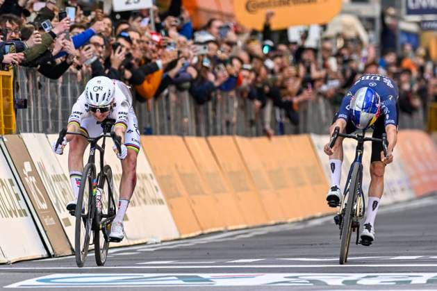 Milan Sanremo 2026 Cycling Race SANREMO, ITALY - MARCH 21 : Pogacar Tadej (SLO) of UAE Team Emirates - XRG, Pidcock Thomas (GBR) of Pinarello - Q36.5 Pro Cycling Team in the final sprint during the 117th edition of Milan Sanremo an UCI World Tour 1.UWT one day cycling road race for Men Elite of 298 km with start in Pavia and finish in Sanremo on March 21, 2026 in Sanremo, Italy, 21 03 2026 ( Motordriver Guy De Vuyst - Sanremo Italy  Copyright: xNicoxVereeckenx