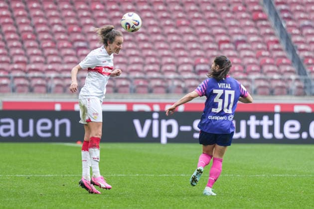 Tamar Lea Dongus VfB Stuttgart, 32 gets in front of Vital Kats 1 FSV Mainz 05, 30 with her head to the ball, header, GER, VfB Stuttgart vs 1 FSV Mainz 05, Football, Women, 2 Bundesliga, Matchday 20, Season 2025 2026, 21 03 2026, GER, VfB Stuttgart vs 1 FSV Mainz 05, Football, Women, 2 Bundesliga, Matchday 20, Season 2025 2026, 21 03 2026 Stuttgart Copyright: xEibner-Pressefoto ChristianxLangx EP_CLG