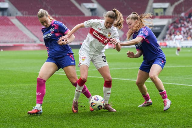 Joy Castor VfB Stuttgart, 30 in duel with Maja Pageler 1 FSV Mainz 05, 37 and Christine Kilian 1 FSV Mainz 05, 16 , GER, VfB Stuttgart vs 1 FSV Mainz 05, Soccer, Women, 2 Bundesliga, Matchday 20, Season 2025 2026, 21 03 2026, GER, VfB Stuttgart vs 1 FSV Mainz 05, Soccer, Women, 2 Bundesliga, Matchday 20, Season 2025 2026, 21 03 2026 Stuttgart Copyright: xEibner-Pressefoto ChristianxLangx EP_CLG
