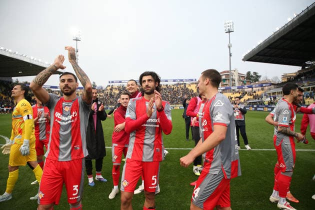 Cremonese™s final exultation during the Serie A soccer match between Parma and Cremonese at the Ennio Tardini Stadium in Parma - Saturday March 21, 2026. - Soccer .  Copyright: xGiannixSantandrea LaPressex